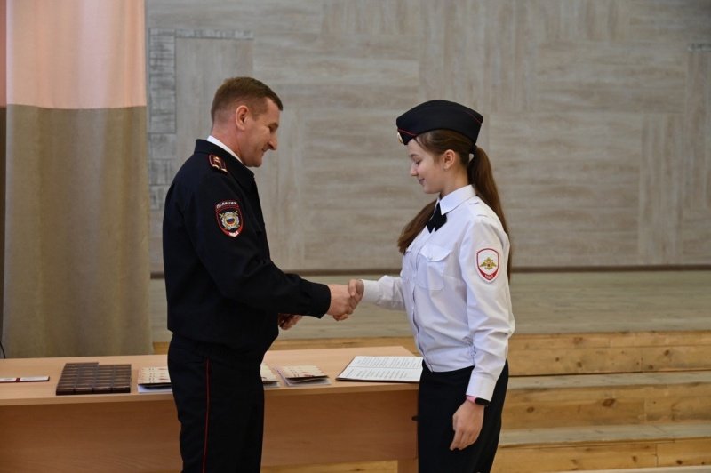 В городе Карасуке Новосибирской области учащиеся класса правоохранительной направленности гимназии № 1 приняли торжественную присягу