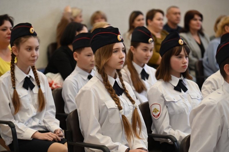 В городе Карасуке Новосибирской области учащиеся класса правоохранительной направленности гимназии № 1 приняли торжественную присягу